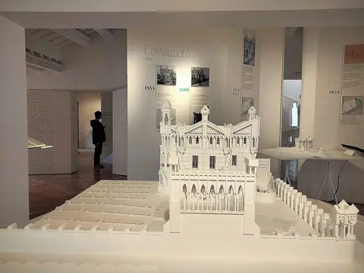 Photo 8: Model