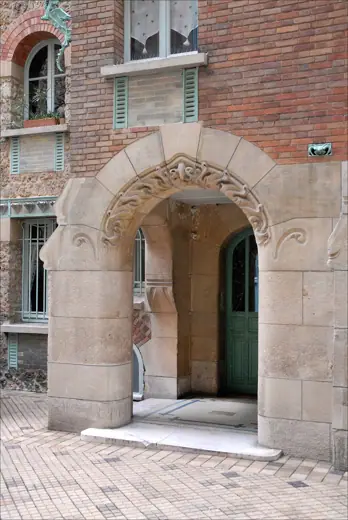 Photo 5: Interior
