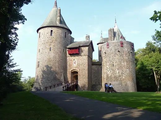 Photo 2: Exterior · Castell Coch [1]