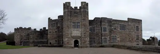 Photo 2: Exterior