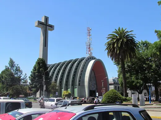 Photo 3: Exterior · Vista externa de la Catedral de Chillan