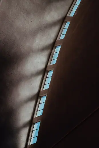 Photo 4: Interior · Luz filtrándose por las ventanas superiores de la Catedral de Chillán