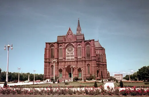 Photo 4: Exterior · Catedral de La Plata durante 1969