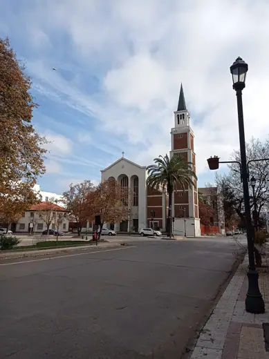 Photo 6: Context · Iglesia ubicada en la esquina de 1 poniente con 1 norte plaza de armas de la ciudad de Talca