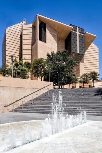 Photo 3: Exterior