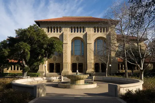 Photo 1: Exterior