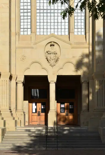 Photo 2: Exterior