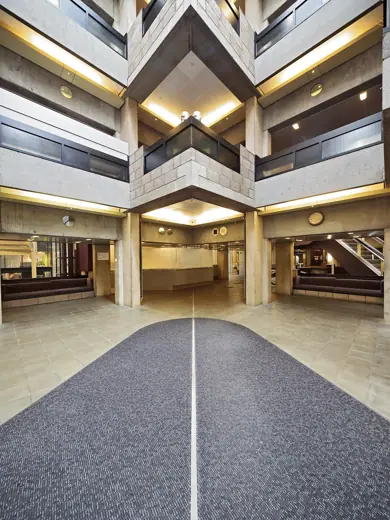 Photo 3: Interior