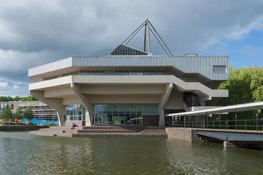 Photo 4: Interior · Central Hall of the University of York