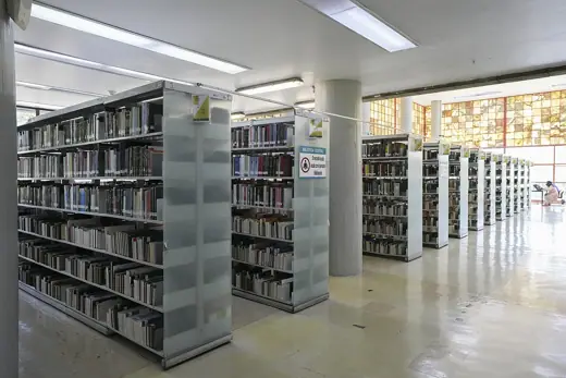 Photo 3: Exterior · Estantería Sala de Literatura Biblioteca Central de la UNAM