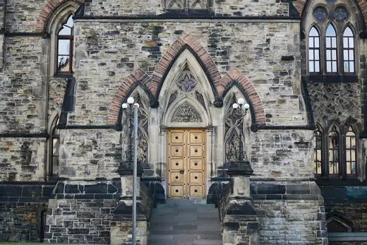 Photo 6: Detail · Not sure if it is really functioning as a door