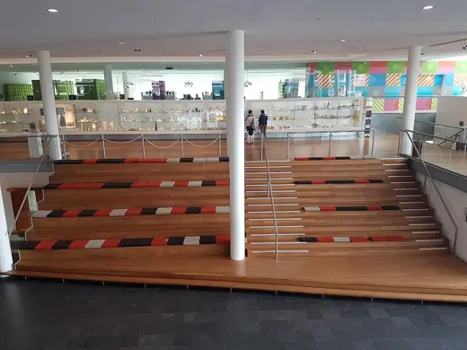 Photo 2: Interior