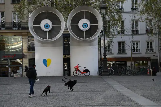 Photo 5: Detail · Ventilation pipes on Place Georges Pompidou opposite the main entrance of the Centre Pompidou in Paris