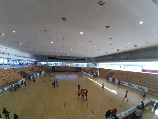 Photo 4: Interior