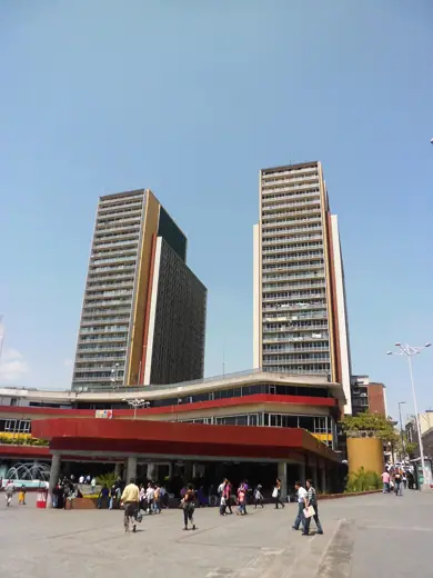 Photo 2: Exterior · Centro Simón Bolívar en Caracas, Distrito Capital - Venezuela