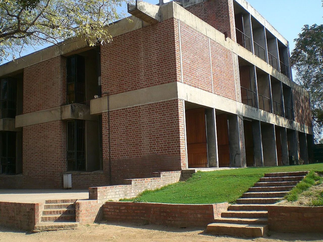 CEPT University: Exterior · CEPT Building Ahmedabad