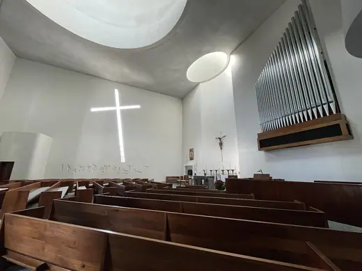 Photo 4: Interior