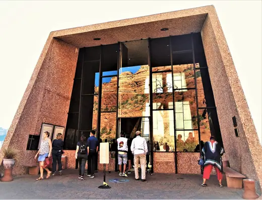 Photo 3: Exterior