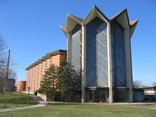 Photo 1: Exterior