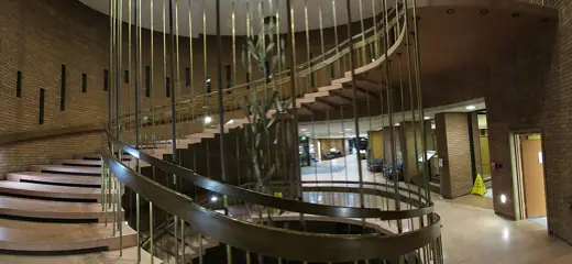 Photo 4: Interior