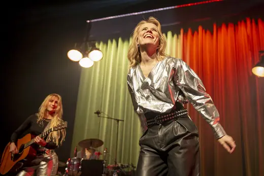 Photo 5: Interior · Ilse DeLange