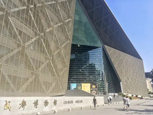 Photo 1: Exterior