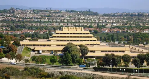 Photo 4: Context · The Chet Holifield Federal Building as seen from Hillview Park in Aliso Viejo, California