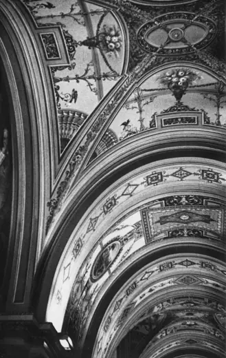 Photo 6: Interior