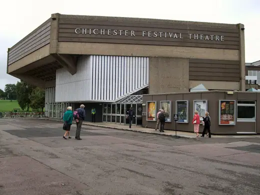Photo 2: Exterior