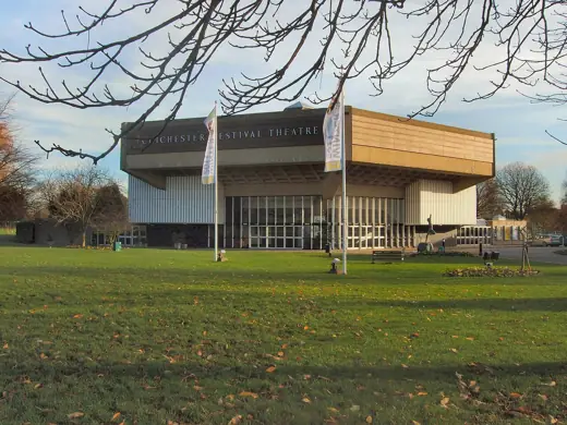 Photo 3: Exterior