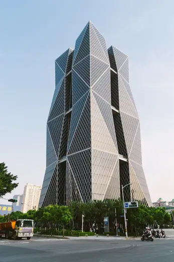 Photo 4: Exterior