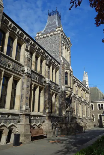 Photo 4: Exterior
