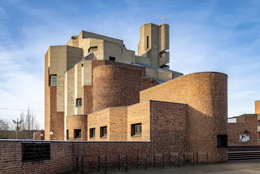 Photo 2: Exterior · Christi Auferstehung, Katholische Kirche in Köln-Lindenthal, NRW