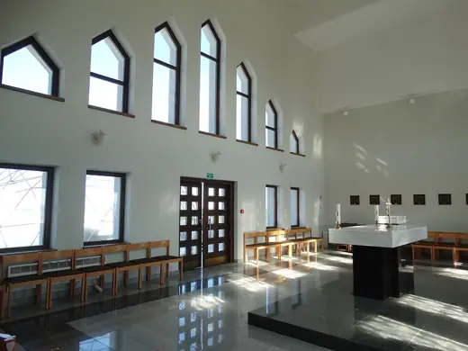 Photo 4: Interior