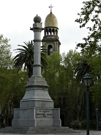 Photo 4: Exterior · This is a photo of a Uruguayan monument identified by the ID