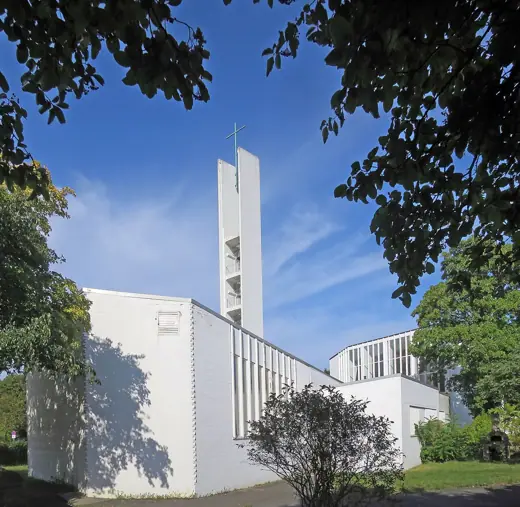 Photo 2: Exterior