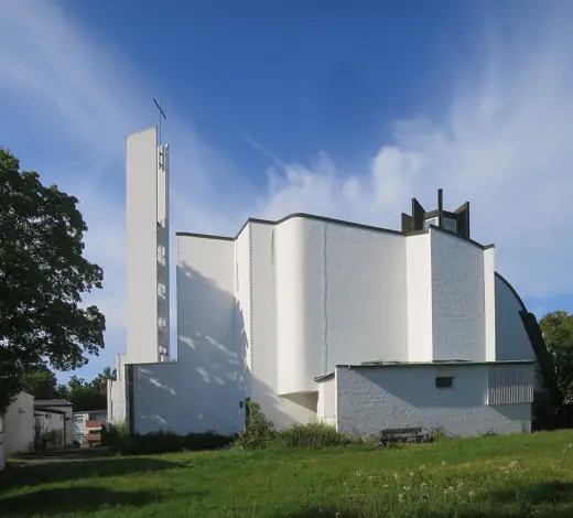 Photo 3: Exterior