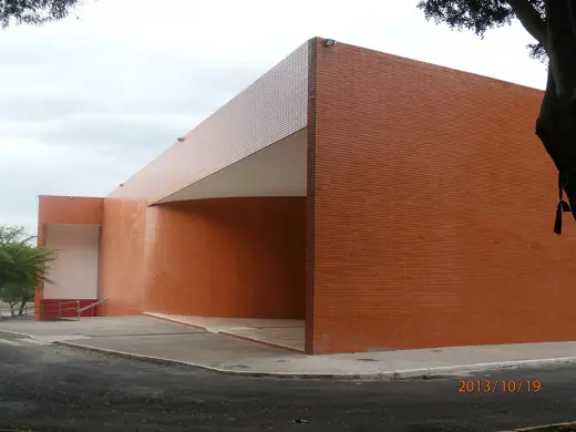Photo 1: Exterior