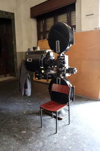 Photo 6: Interior · Asmara, cinema impero, interno 02 cinepresa.JPG
