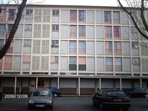 Photo 3: Exterior · Cité de la Muette - Immeuble et coursive