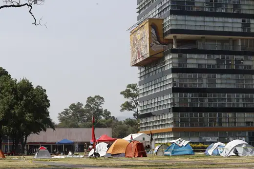 Photo 4: Exterior · Campamento de apoyo a Palestina en la UNAM