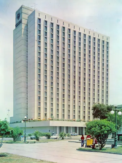 Photo 2: Exterior · Hotel Sheraton Lima (1972)