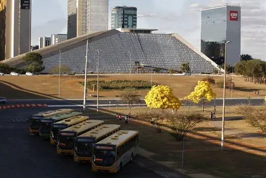 Photo 4: Exterior