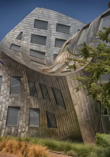 Photo 3: Exterior