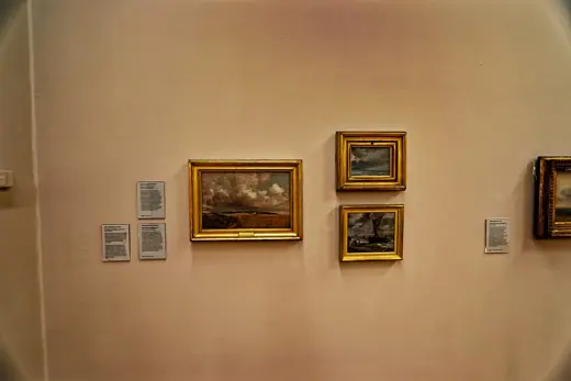 Photo 5: Interior