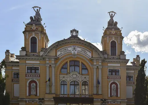 Photo 3: Exterior