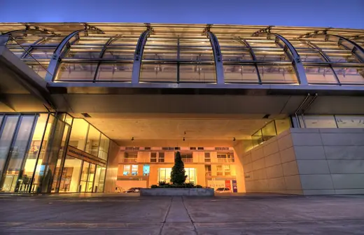 Photo 3: Exterior · Foratbat Art Museum, Buenos Aires