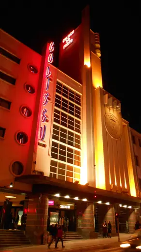 Photo 4: Exterior · Das Coliseu do Porto am Abend
