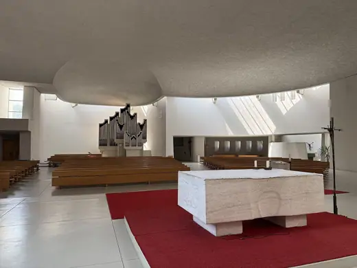 Photo 2: Interior