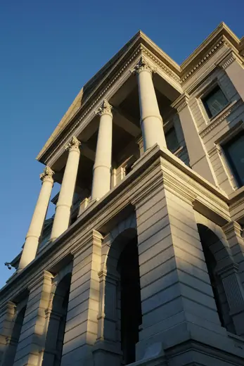 Photo 3: Exterior